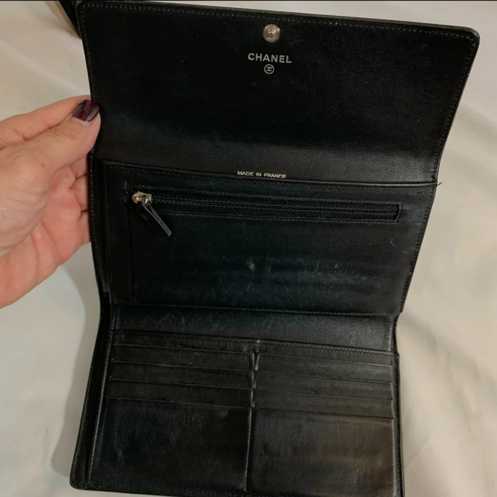 CHANEL authentic pre